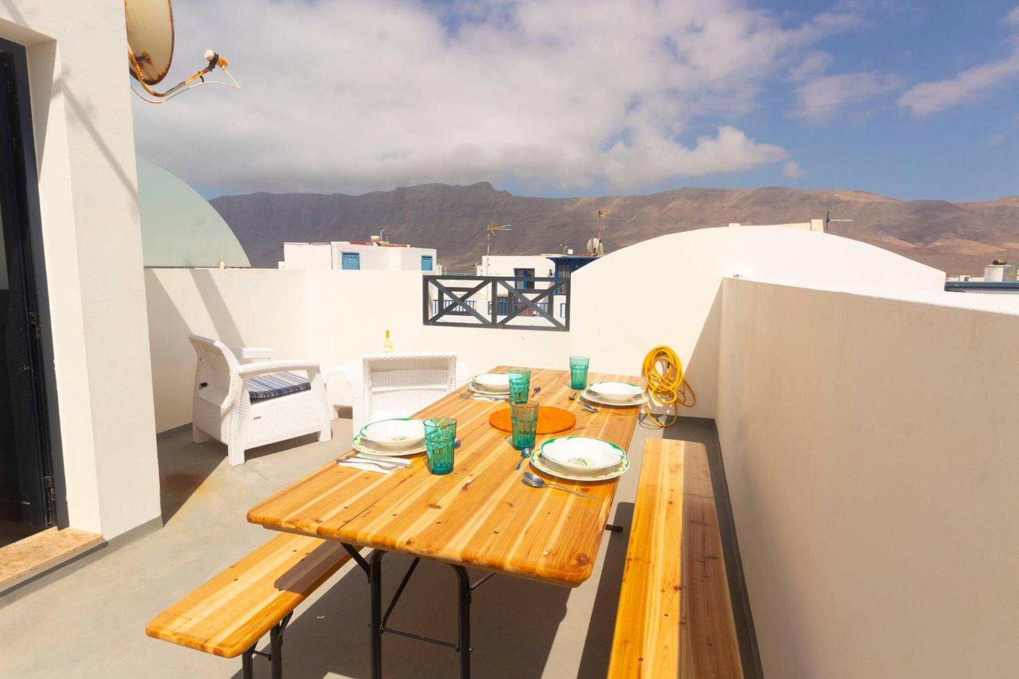 Hotel Casa Bianca Caleta De Famara Extérieur photo