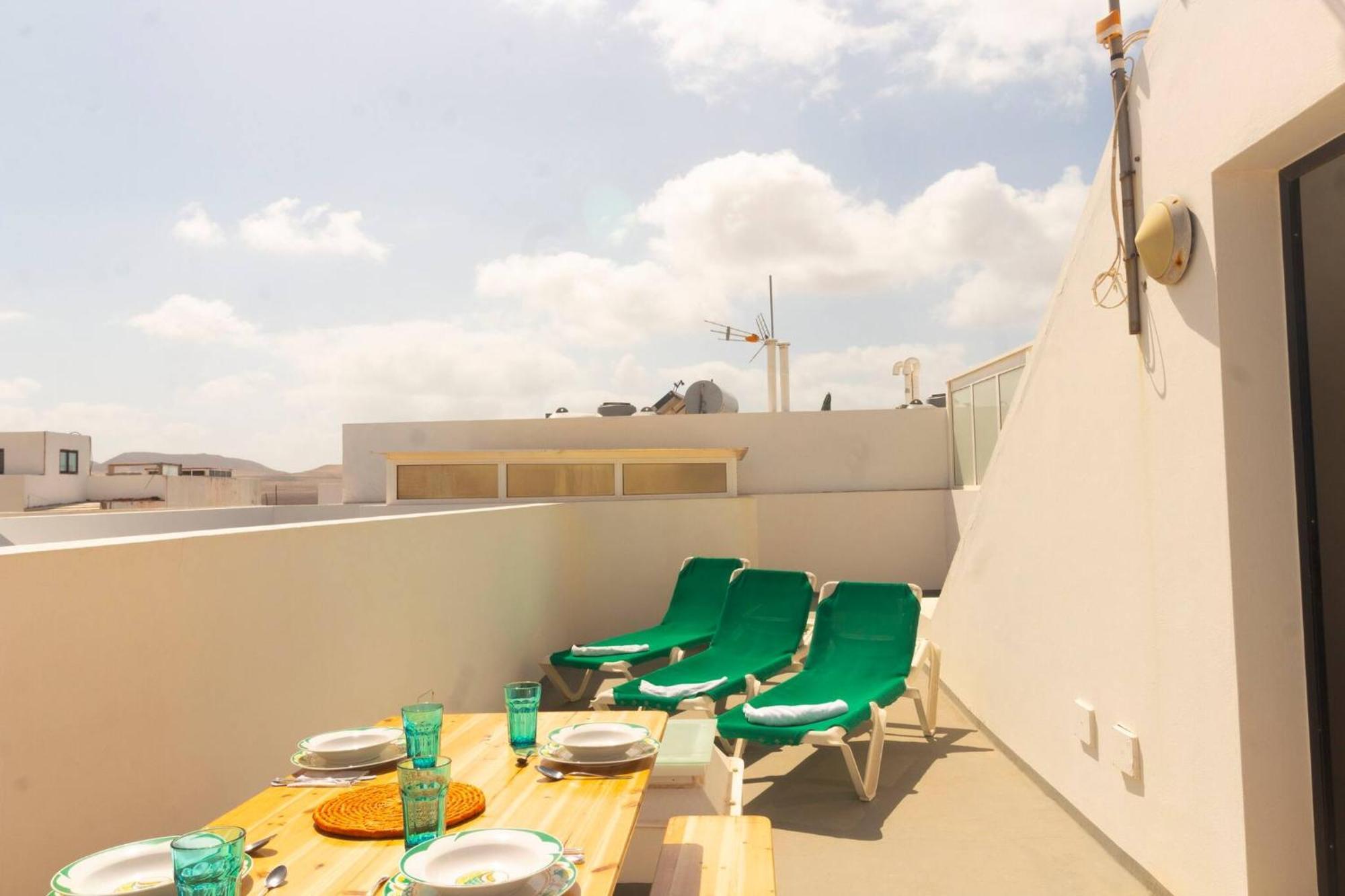 Hotel Casa Bianca Caleta De Famara Extérieur photo