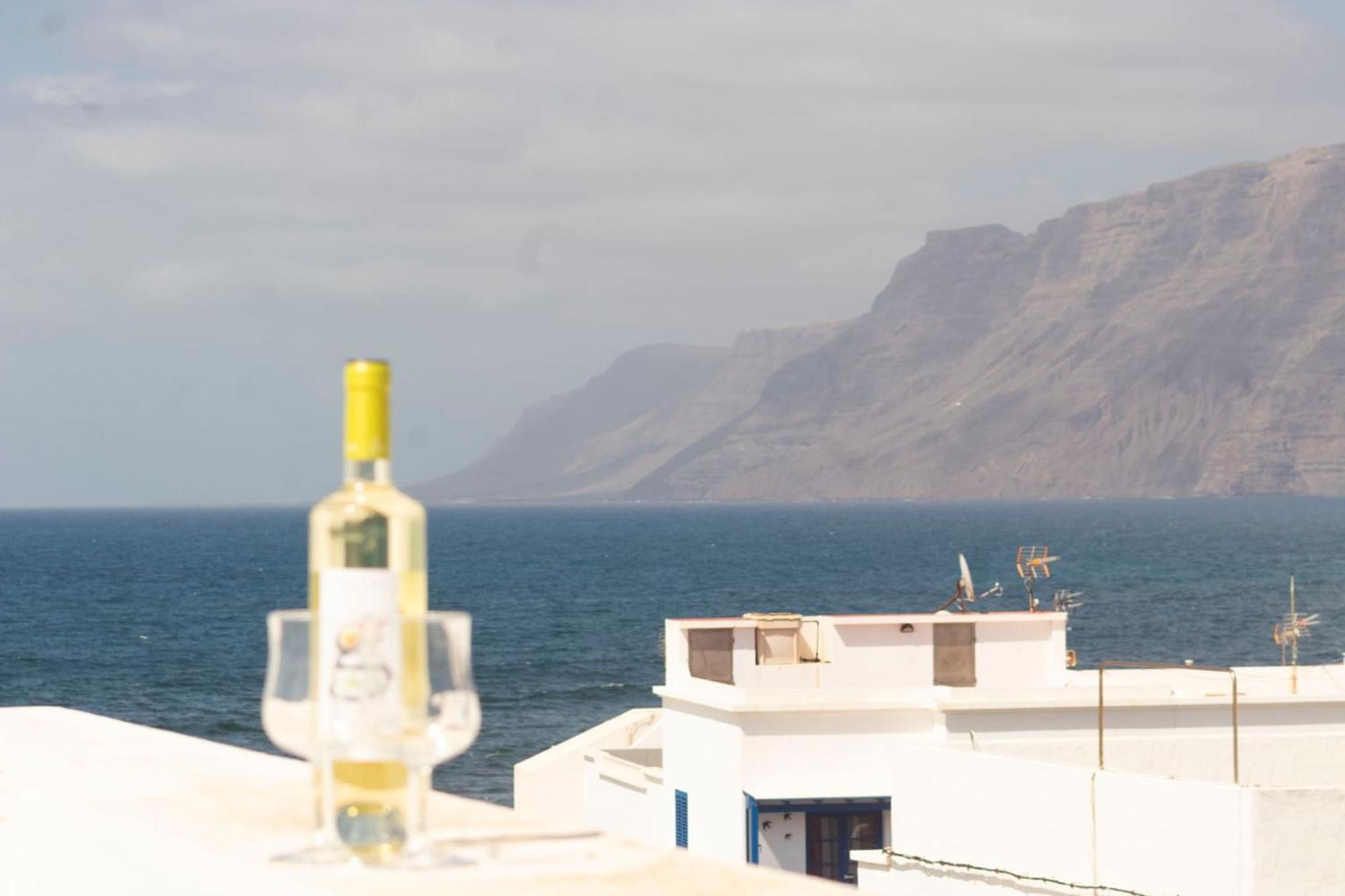 Hotel Casa Bianca Caleta De Famara Extérieur photo
